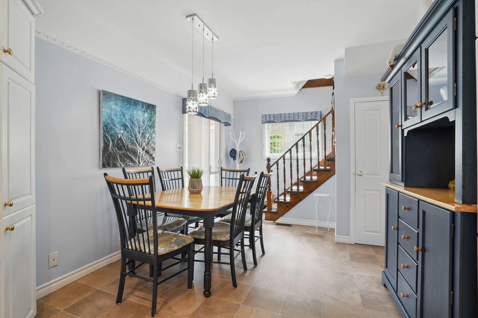 









11383


Av. de Bruxelles

,
Montréal (Montréal-Nord),




QC
H1H4S3

