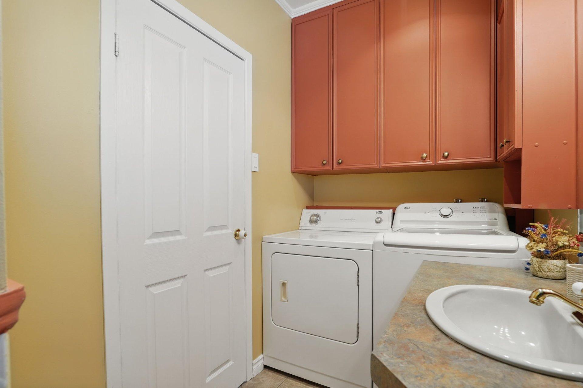 









11383


Av. de Bruxelles

,
Montréal (Montréal-Nord),




QC
H1H4S3

