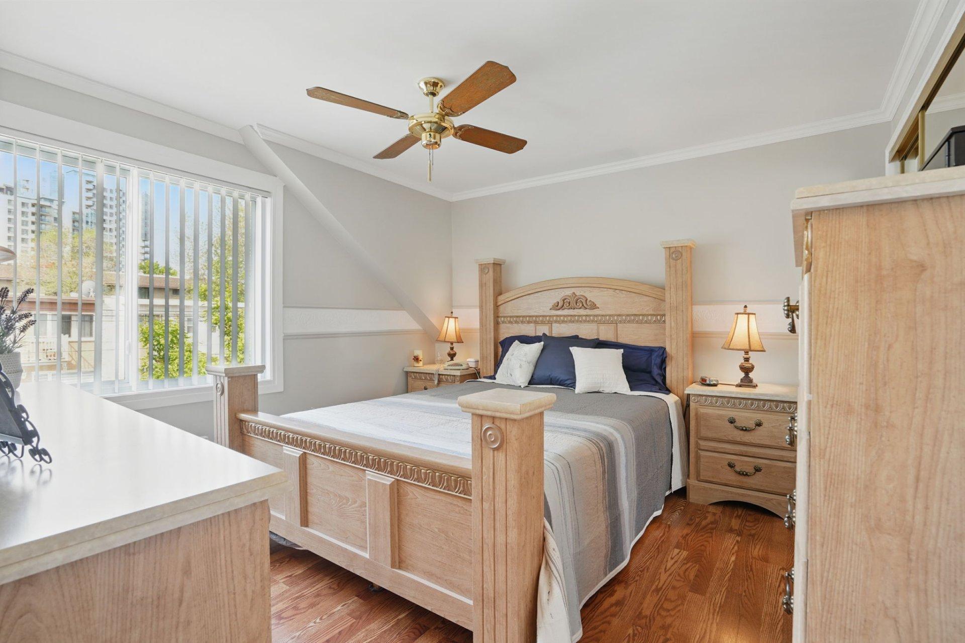 









11383


Av. de Bruxelles

,
Montréal (Montréal-Nord),




QC
H1H4S3

