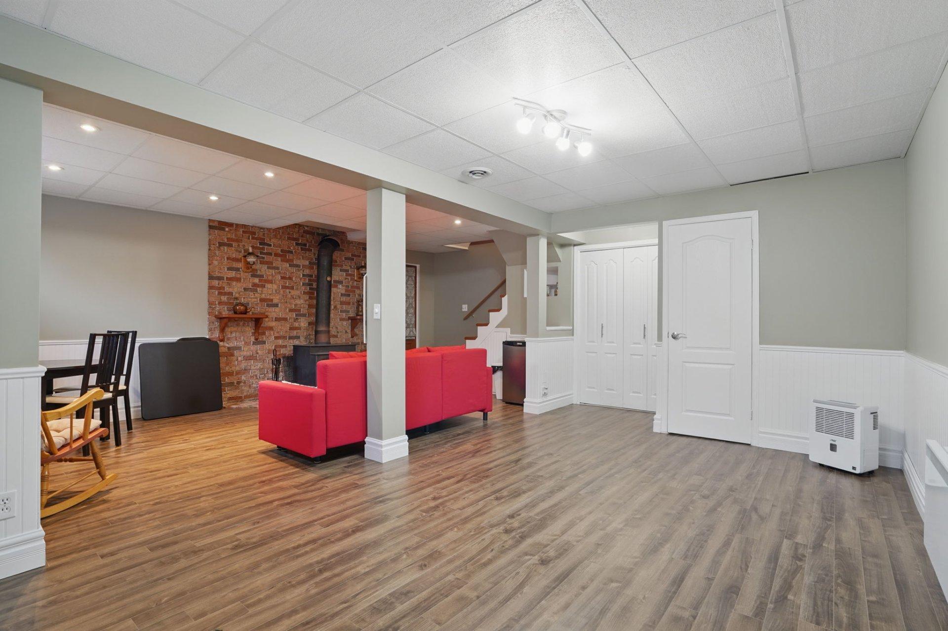 









11383


Av. de Bruxelles

,
Montréal (Montréal-Nord),




QC
H1H4S3


