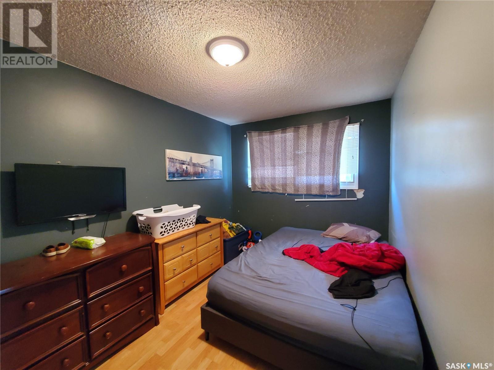 












327 Wallace STREET

,
Kamsack,




Saskatchewan
S0A1S0

