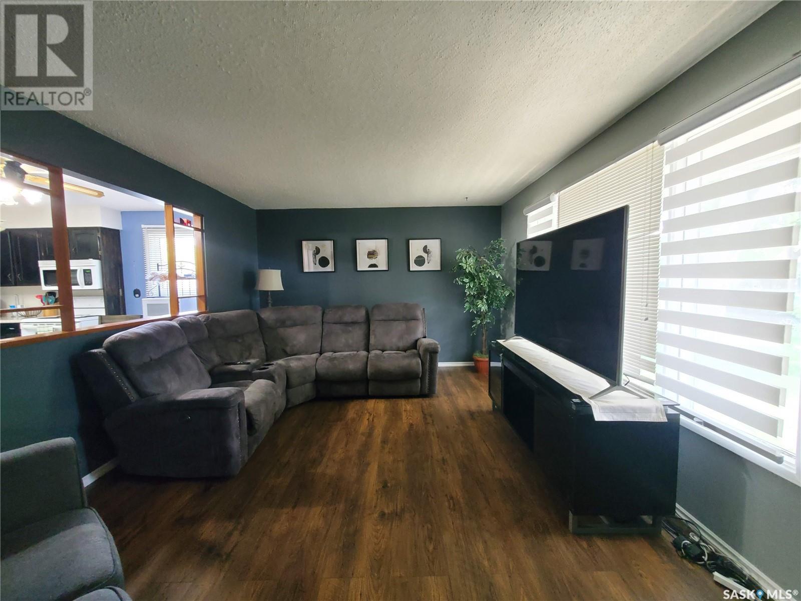 












327 Wallace STREET

,
Kamsack,




Saskatchewan
S0A1S0

