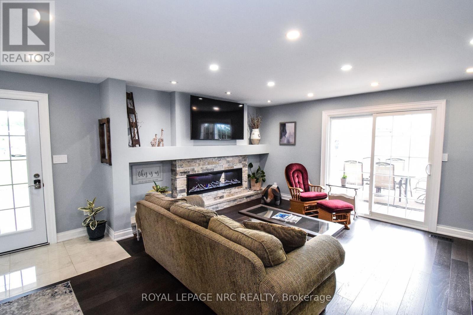












155 EAST WEST LINE ROAD

,
Niagara-on-the-Lake (Lakeshore),




Ontario
L0S1J0

