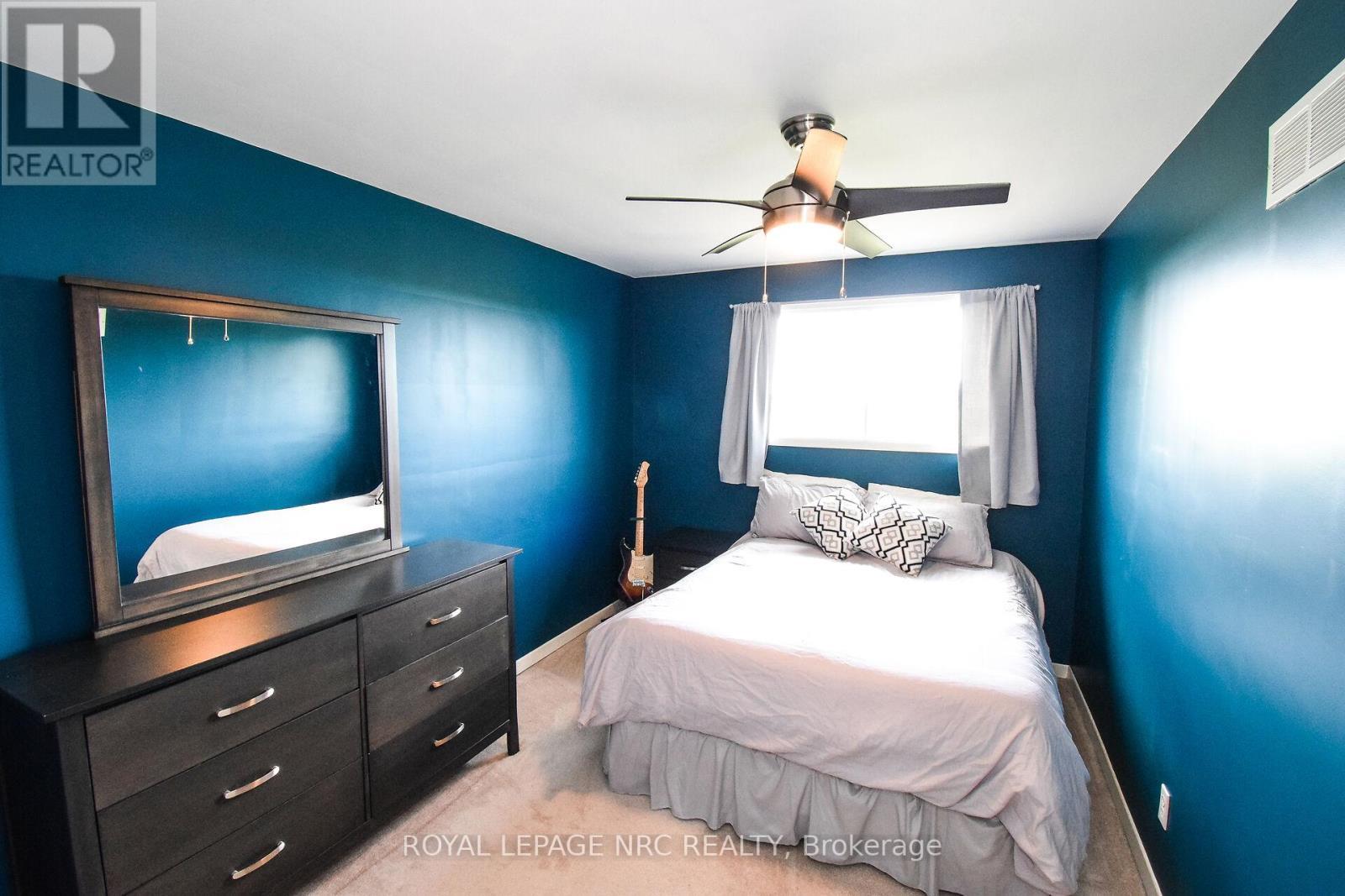 












155 EAST WEST LINE ROAD

,
Niagara-on-the-Lake (Lakeshore),




Ontario
L0S1J0

