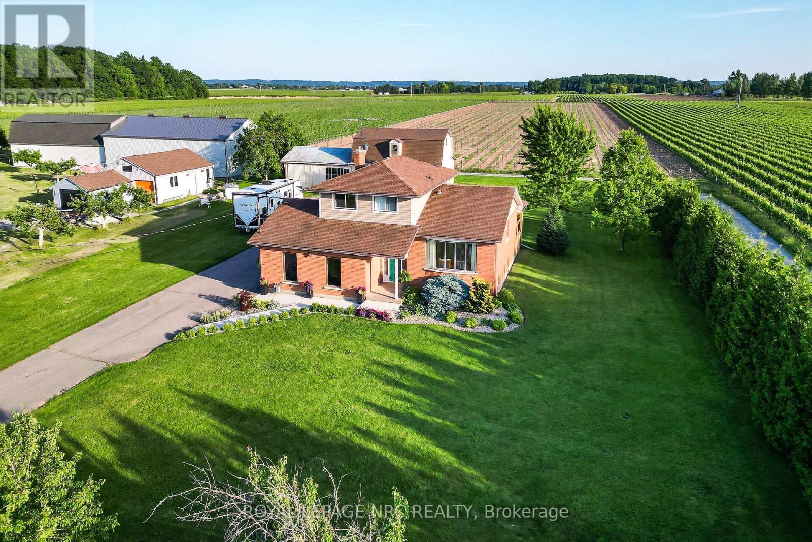 












155 EAST WEST LINE ROAD

,
Niagara-on-the-Lake (Lakeshore),




Ontario
L0S1J0

