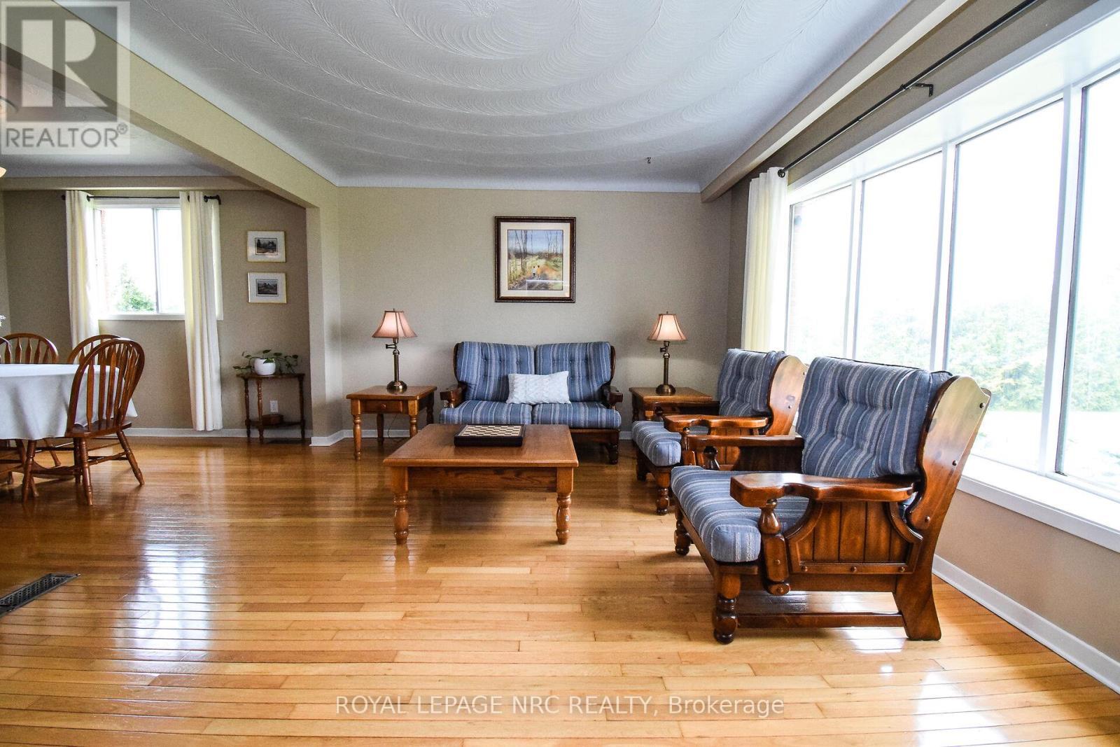 












155 EAST WEST LINE ROAD

,
Niagara-on-the-Lake (Lakeshore),




Ontario
L0S1J0

