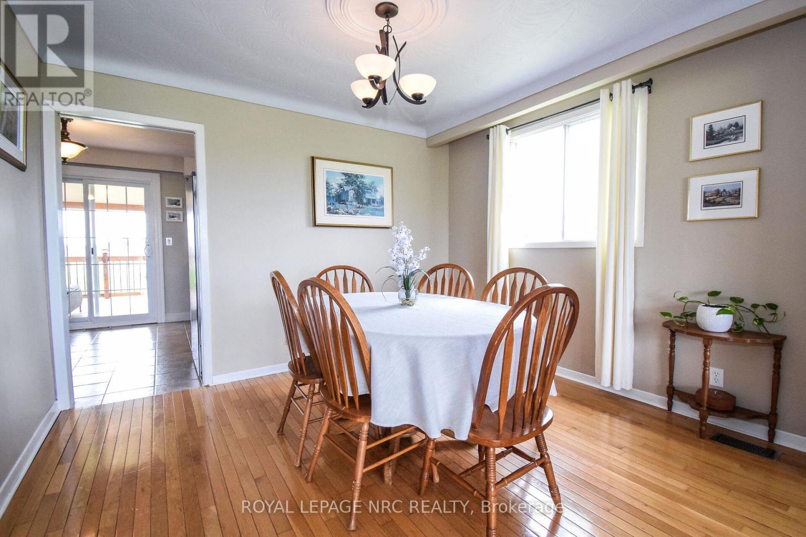 












155 EAST WEST LINE ROAD

,
Niagara-on-the-Lake (Lakeshore),




Ontario
L0S1J0

