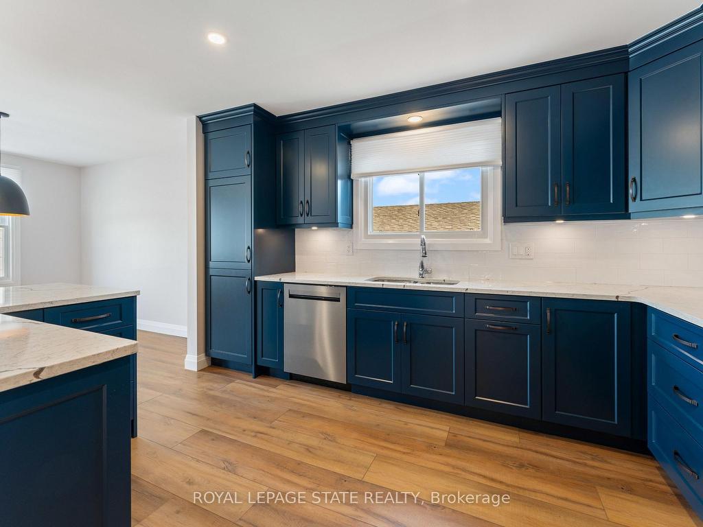 









144


Ravenbury

Drive, Upper Level,
Hamilton,




ON
L8W 2B5

