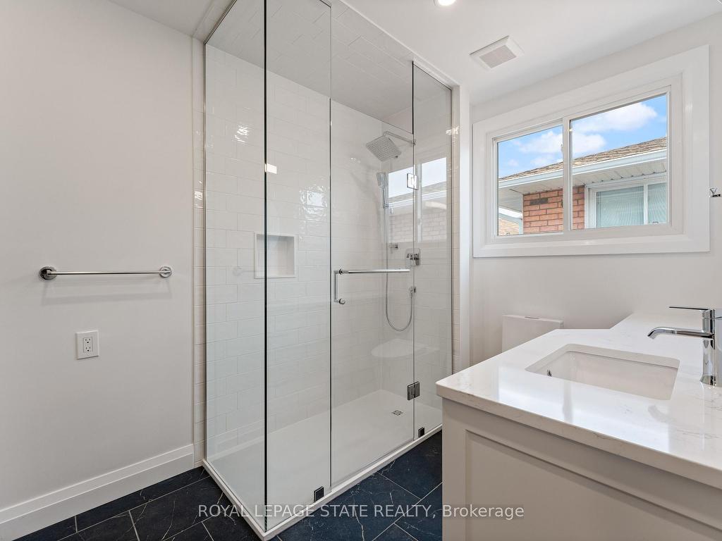 









144


Ravenbury

Drive, Upper Level,
Hamilton,




ON
L8W 2B5


