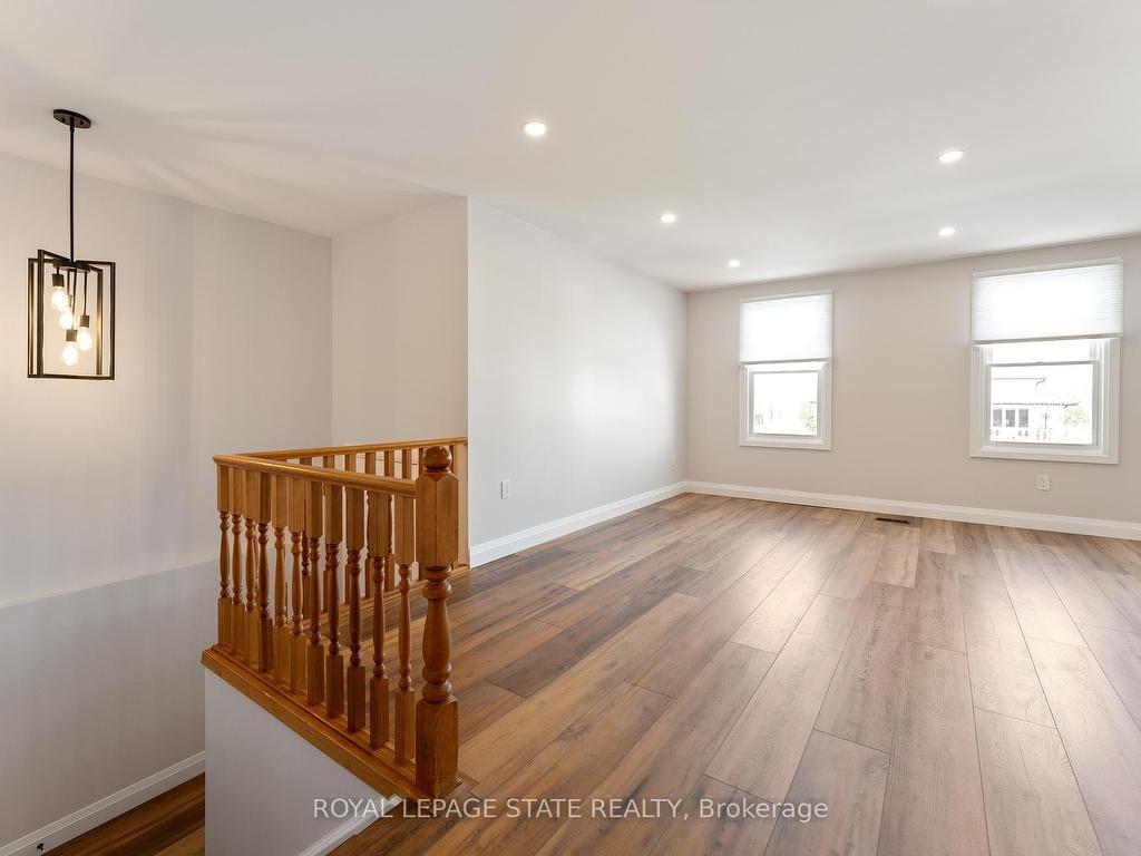 









144


Ravenbury

Drive, Upper Level,
Hamilton,




ON
L8W 2B5

