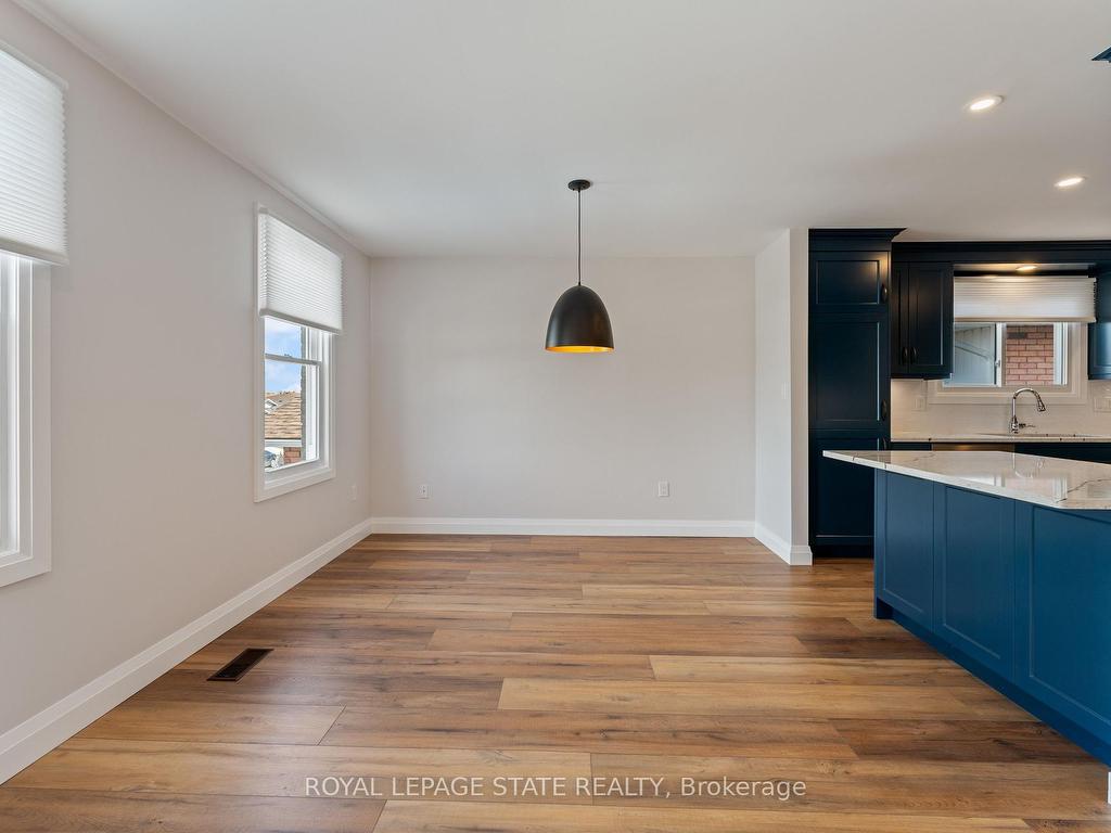 









144


Ravenbury

Drive, Upper Level,
Hamilton,




ON
L8W 2B5

