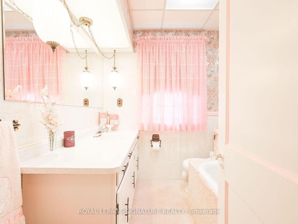 









143


William

Street,
Toronto,




ON
M9N 2G9


