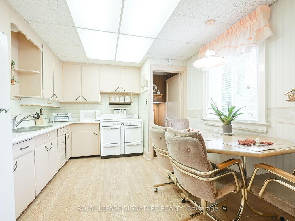 









143


William

Street,
Toronto,




ON
M9N 2G9

