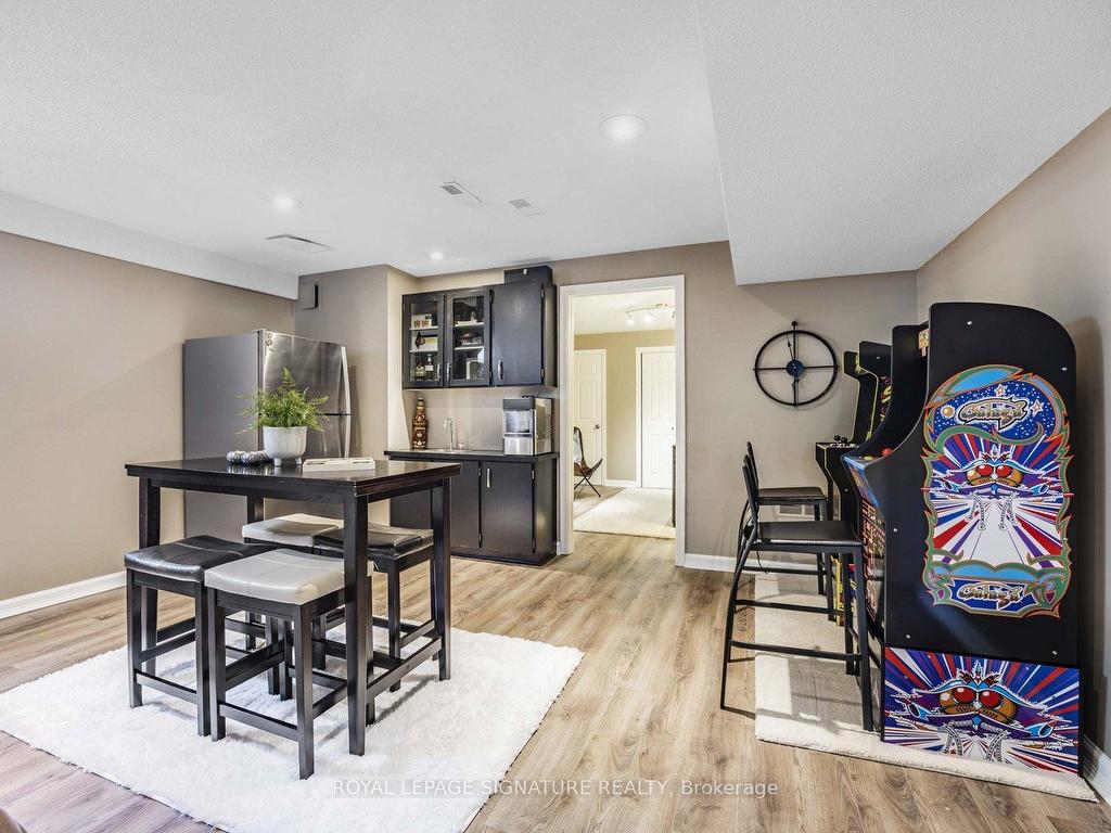









1014


Tiffany

Circle,
Oshawa,




ON
L1G 7S1

