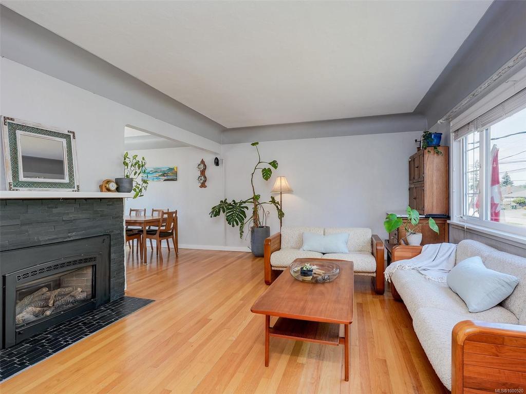









181


Homer

Rd,
Saanich,




BC
V8Z 1V7

