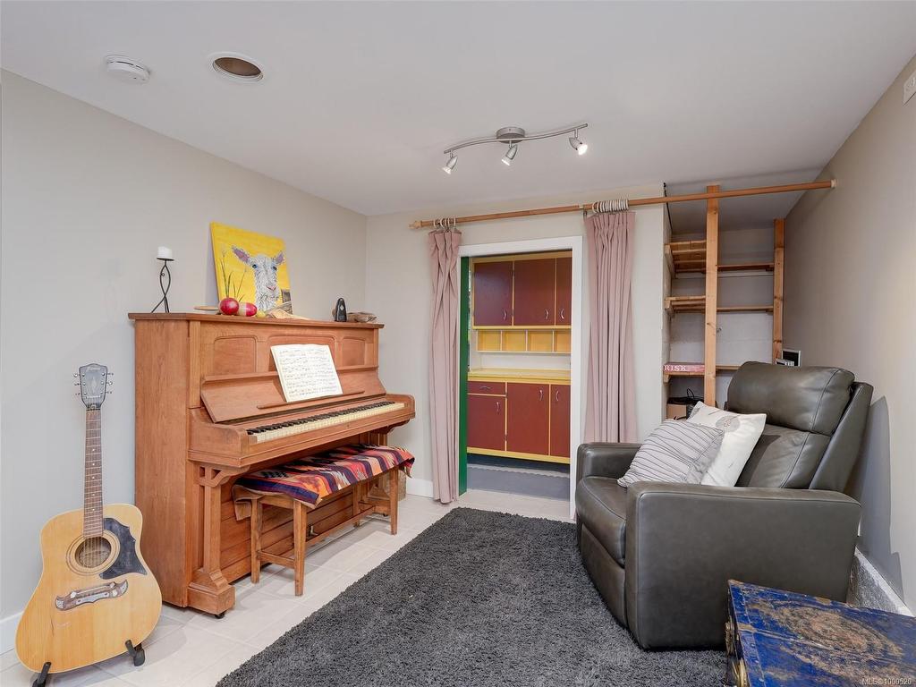 









181


Homer

Rd,
Saanich,




BC
V8Z 1V7

