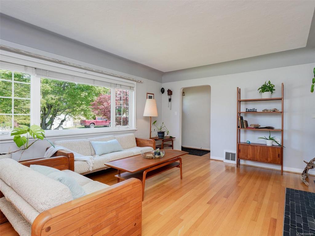









181


Homer

Rd,
Saanich,




BC
V8Z 1V7

