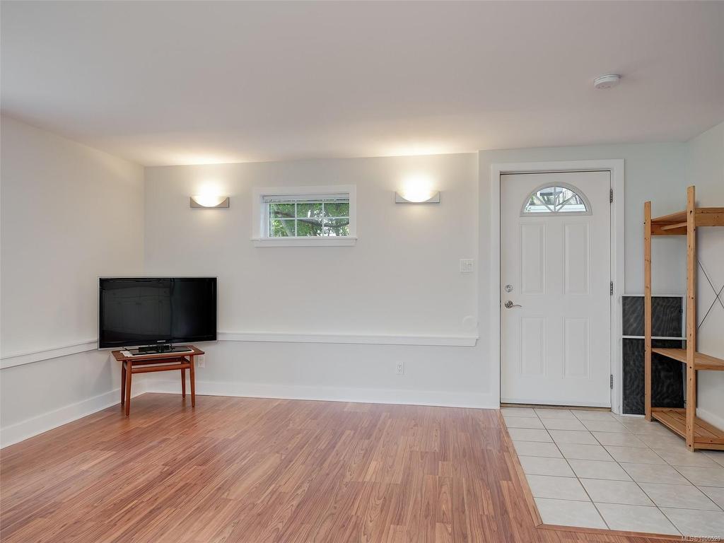









181


Homer

Rd,
Saanich,




BC
V8Z 1V7


