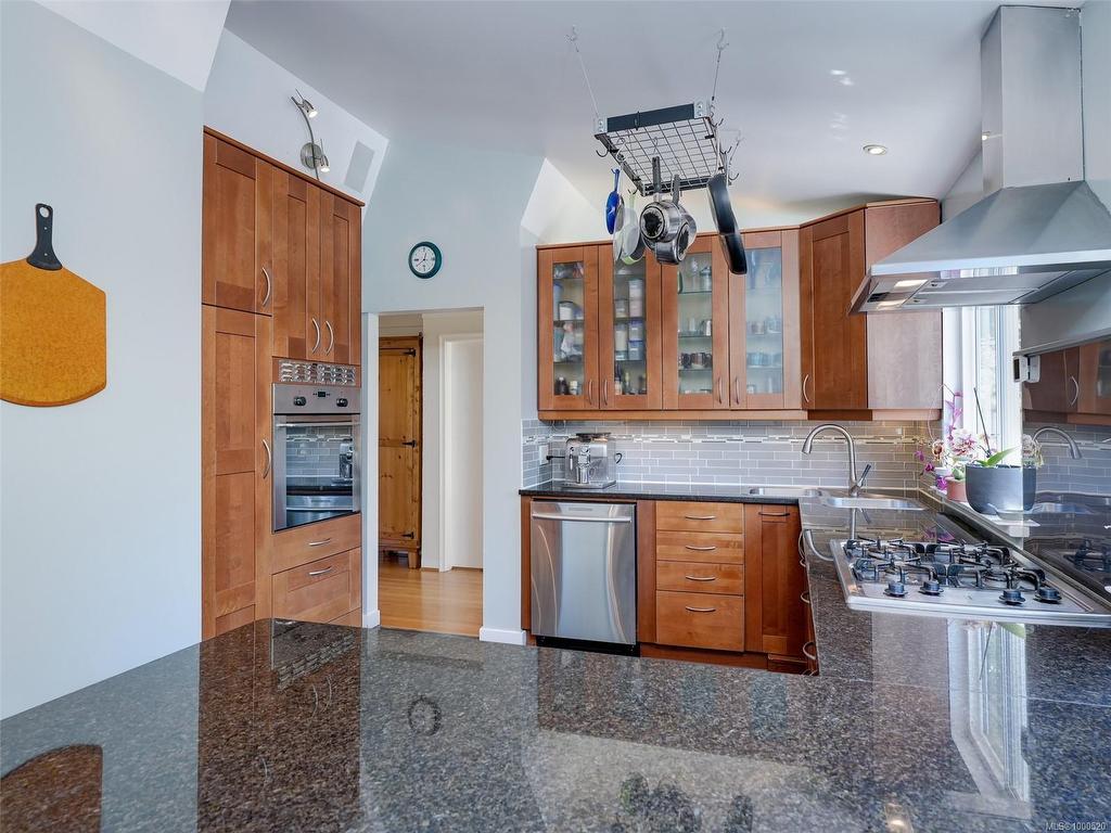 









181


Homer

Rd,
Saanich,




BC
V8Z 1V7

