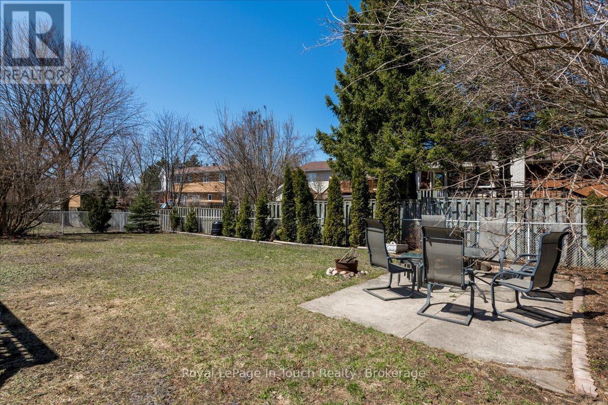 












93 EDWARD STREET

,
Penetanguishene,




Ontario
L9M1J3

