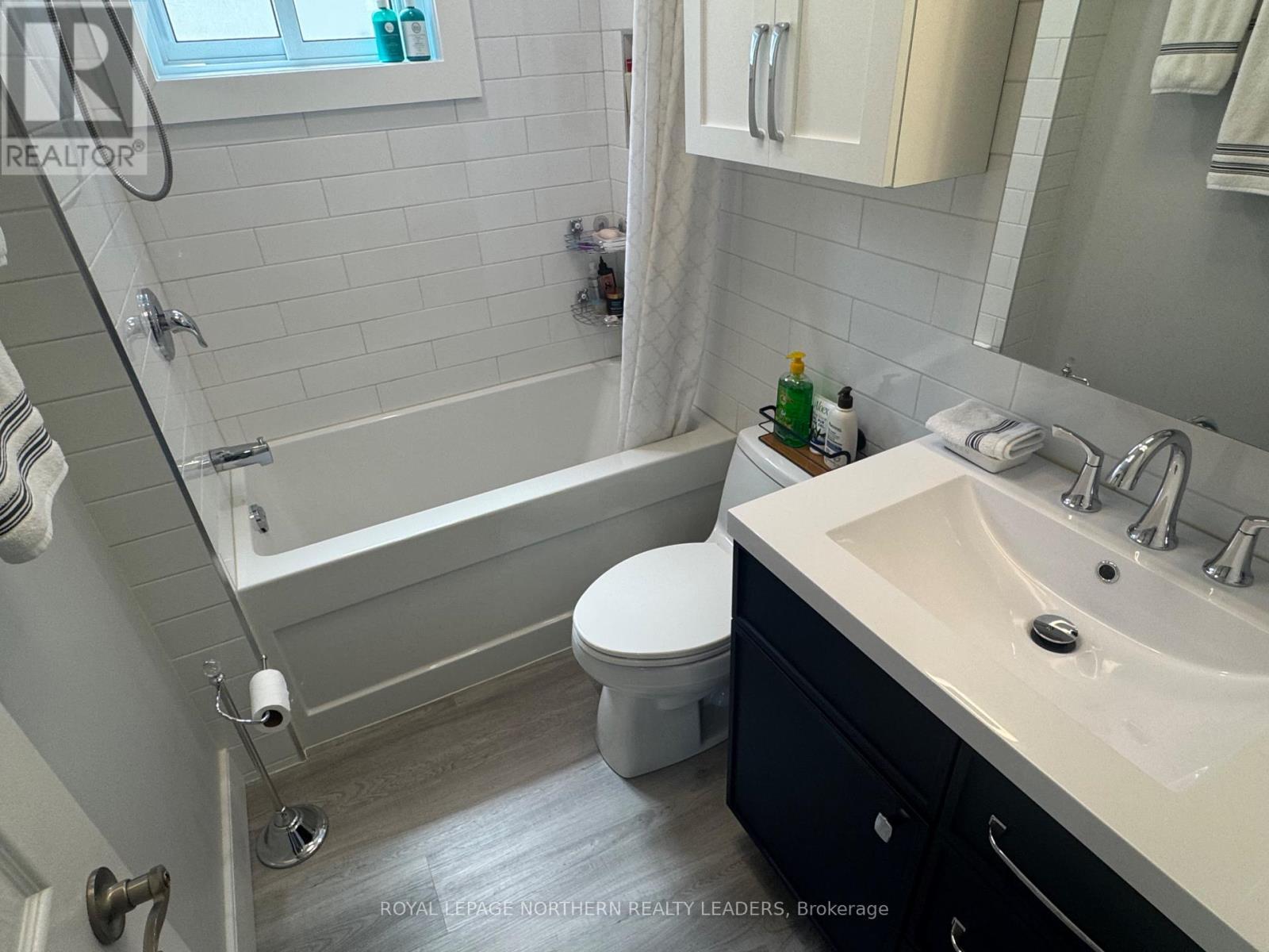 












13 VIPOND ROAD

,
Timmins (SCH - Main Area),




Ontario
P0N1G0

