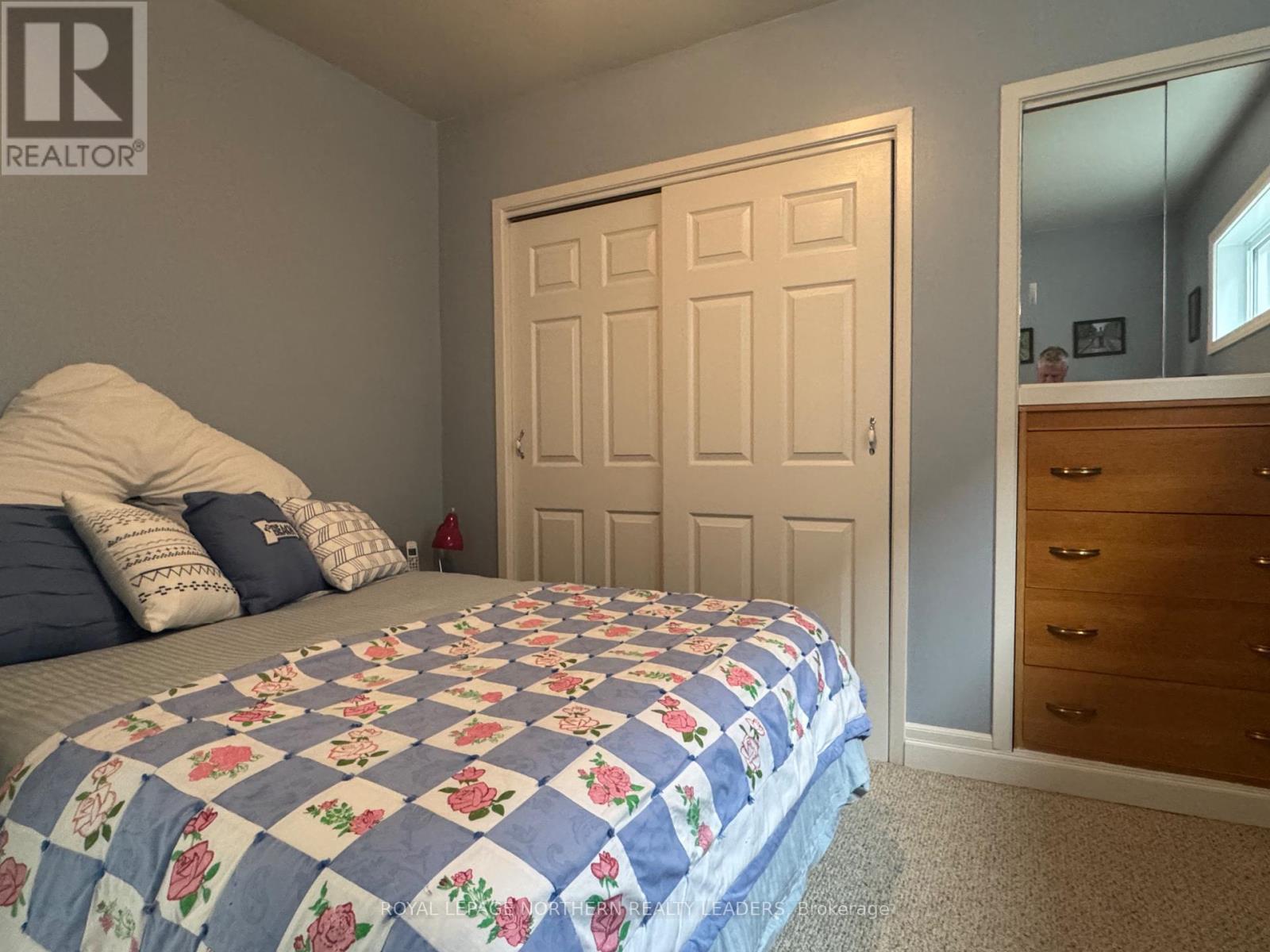 












13 VIPOND ROAD

,
Timmins (SCH - Main Area),




Ontario
P0N1G0

