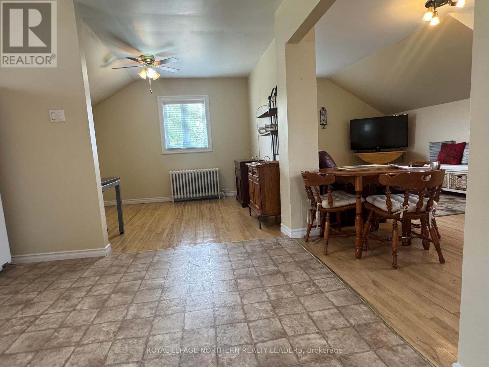 












13 VIPOND ROAD

,
Timmins (SCH - Main Area),




Ontario
P0N1G0

