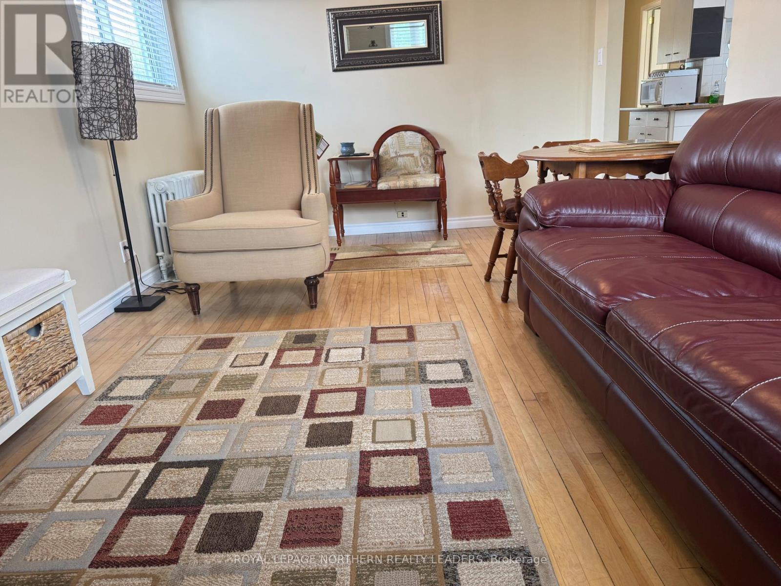 












13 VIPOND ROAD

,
Timmins (SCH - Main Area),




Ontario
P0N1G0

