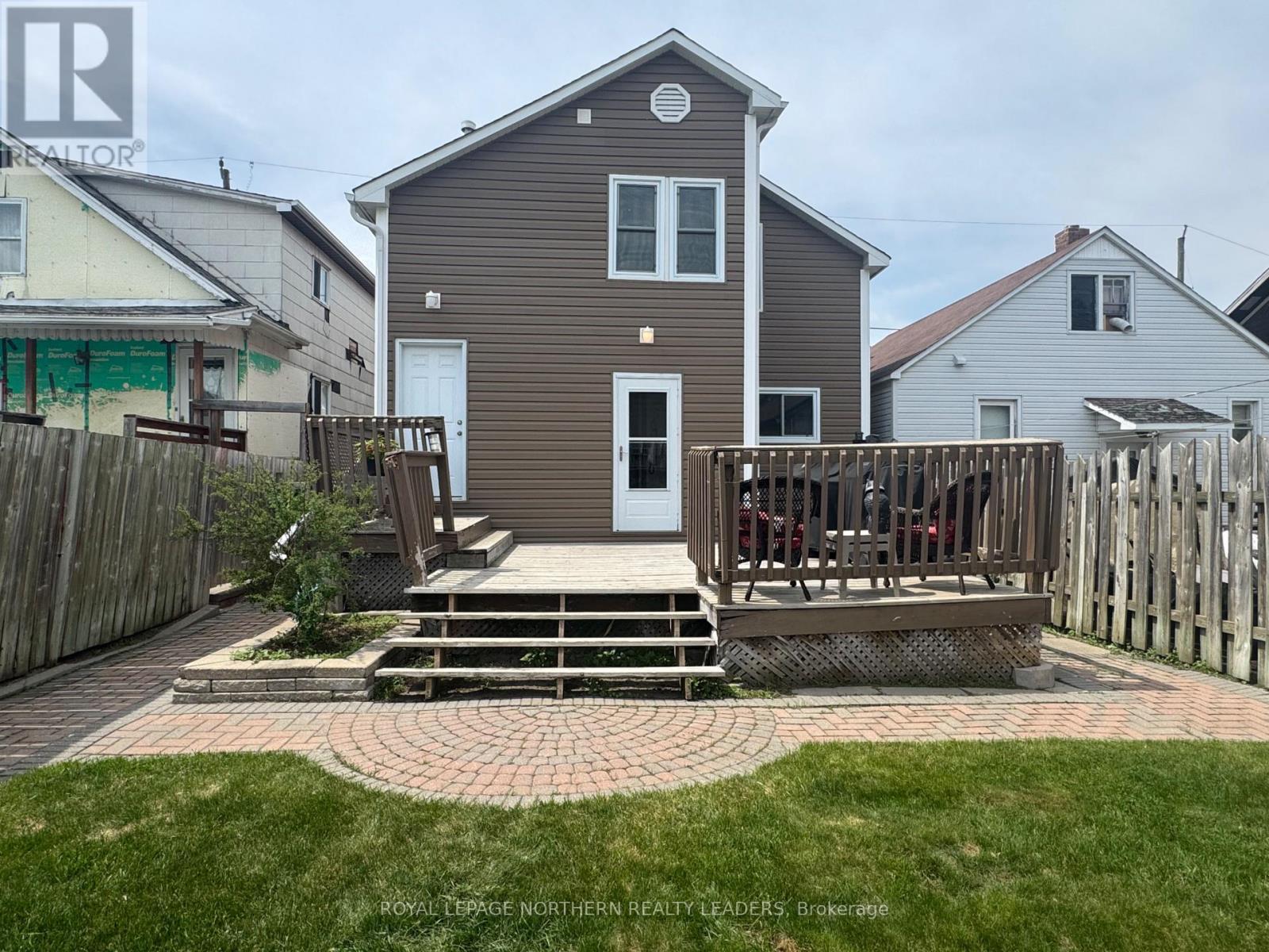 












13 VIPOND ROAD

,
Timmins (SCH - Main Area),




Ontario
P0N1G0

