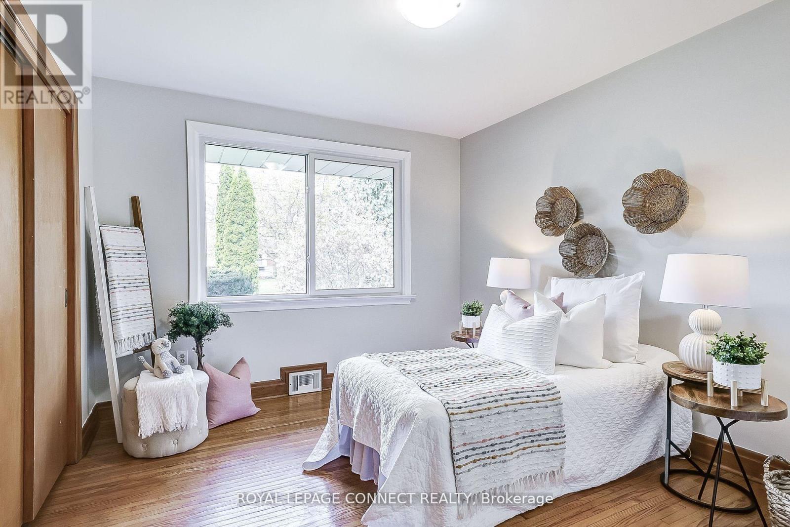












11 MCNAB BOULEVARD

,
Toronto,




Ontario
M1M2W3

