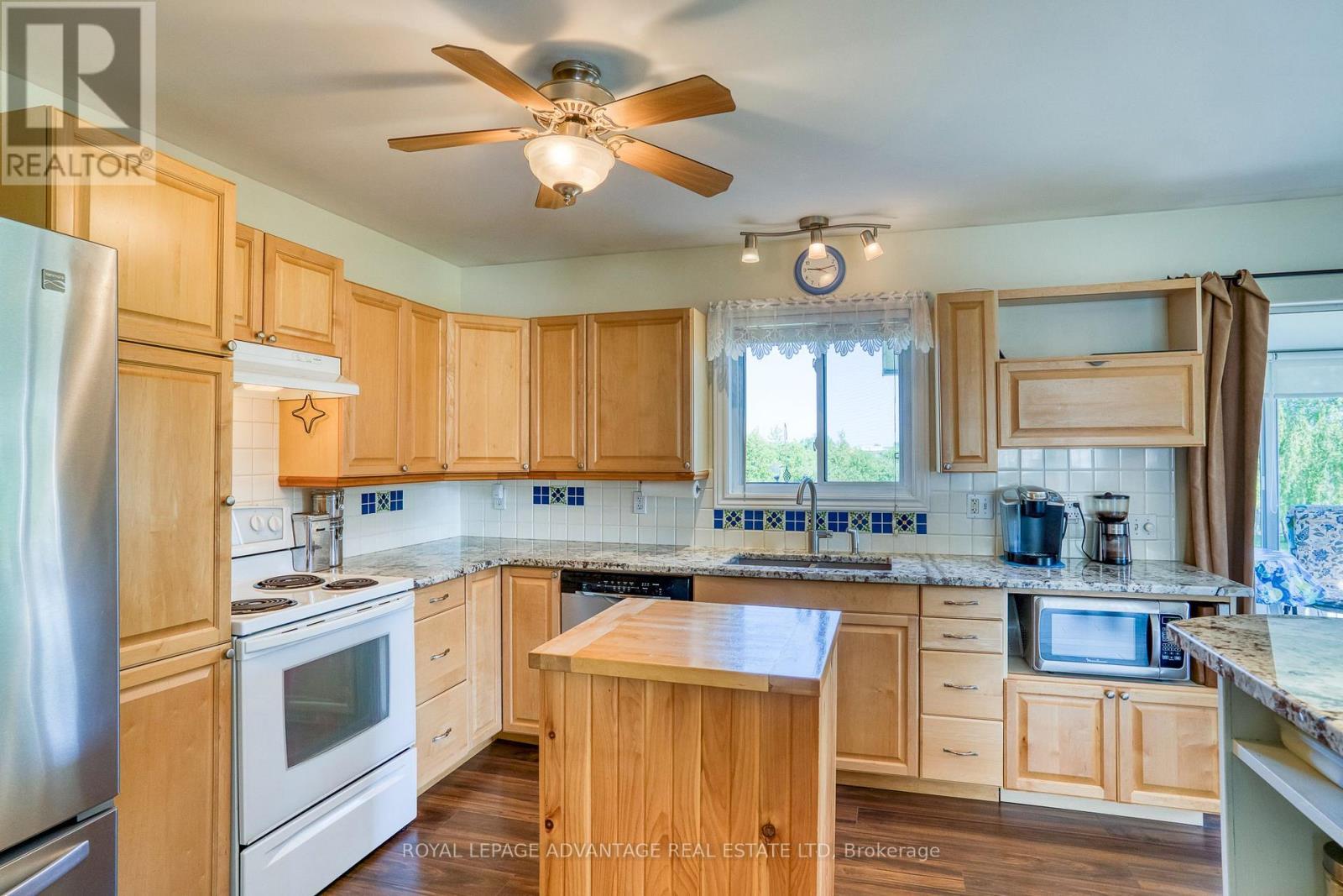 












1494 DRUMMOND 6B CONCESSION

,
Drummond/North Elmsley,




Ontario
K7H3C8

