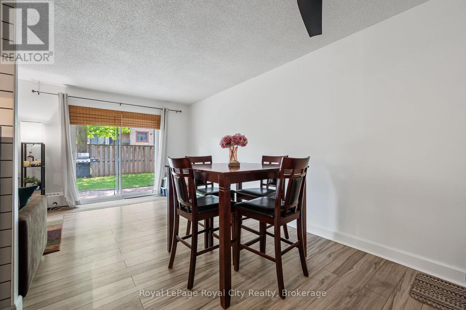 












104 - 234 WILLOW ROAD

,
Guelph (Junction/Onward Willow),




Ontario
N1H7C6

