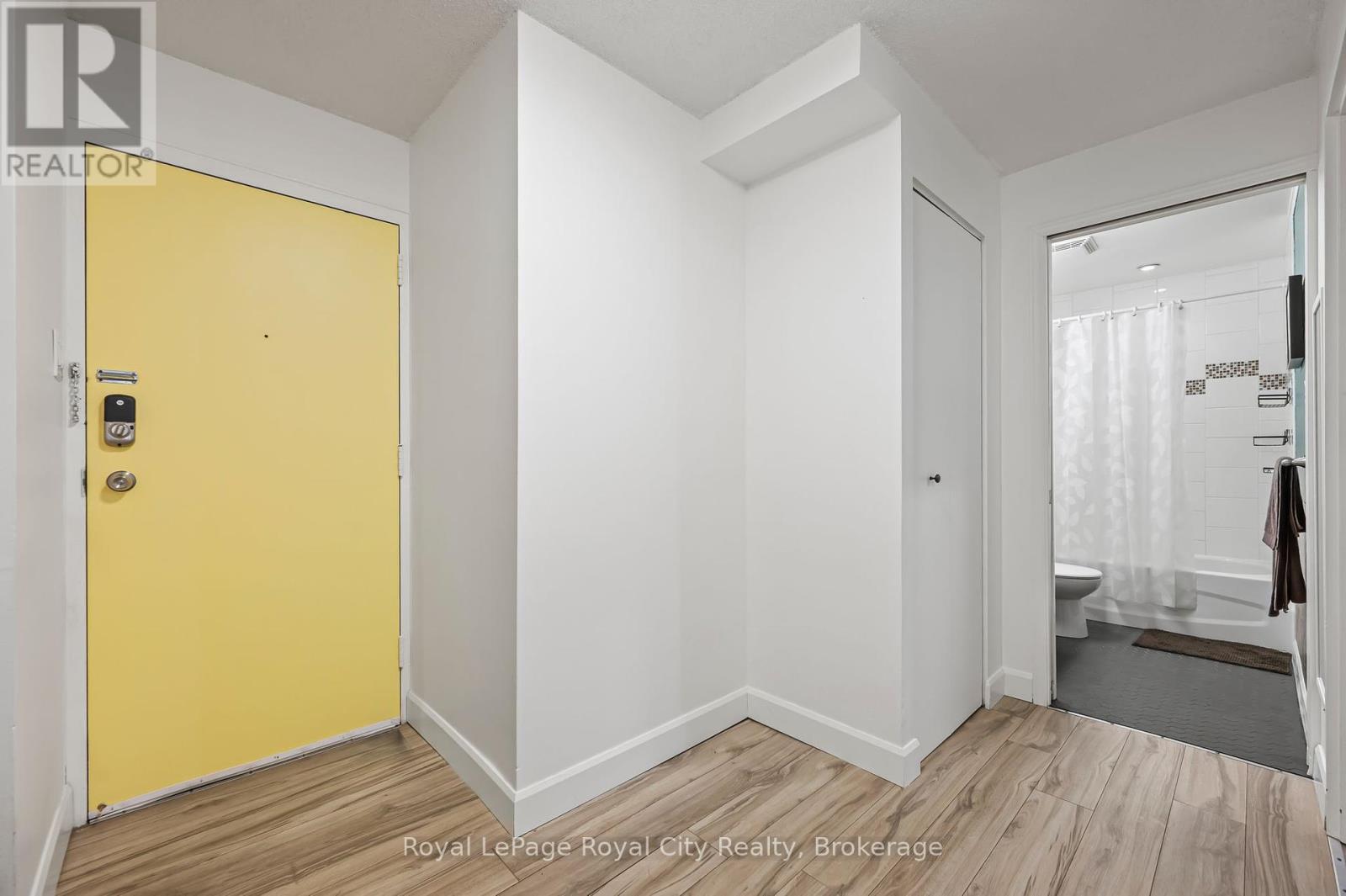 












104 - 234 WILLOW ROAD

,
Guelph (Junction/Onward Willow),




Ontario
N1H7C6

