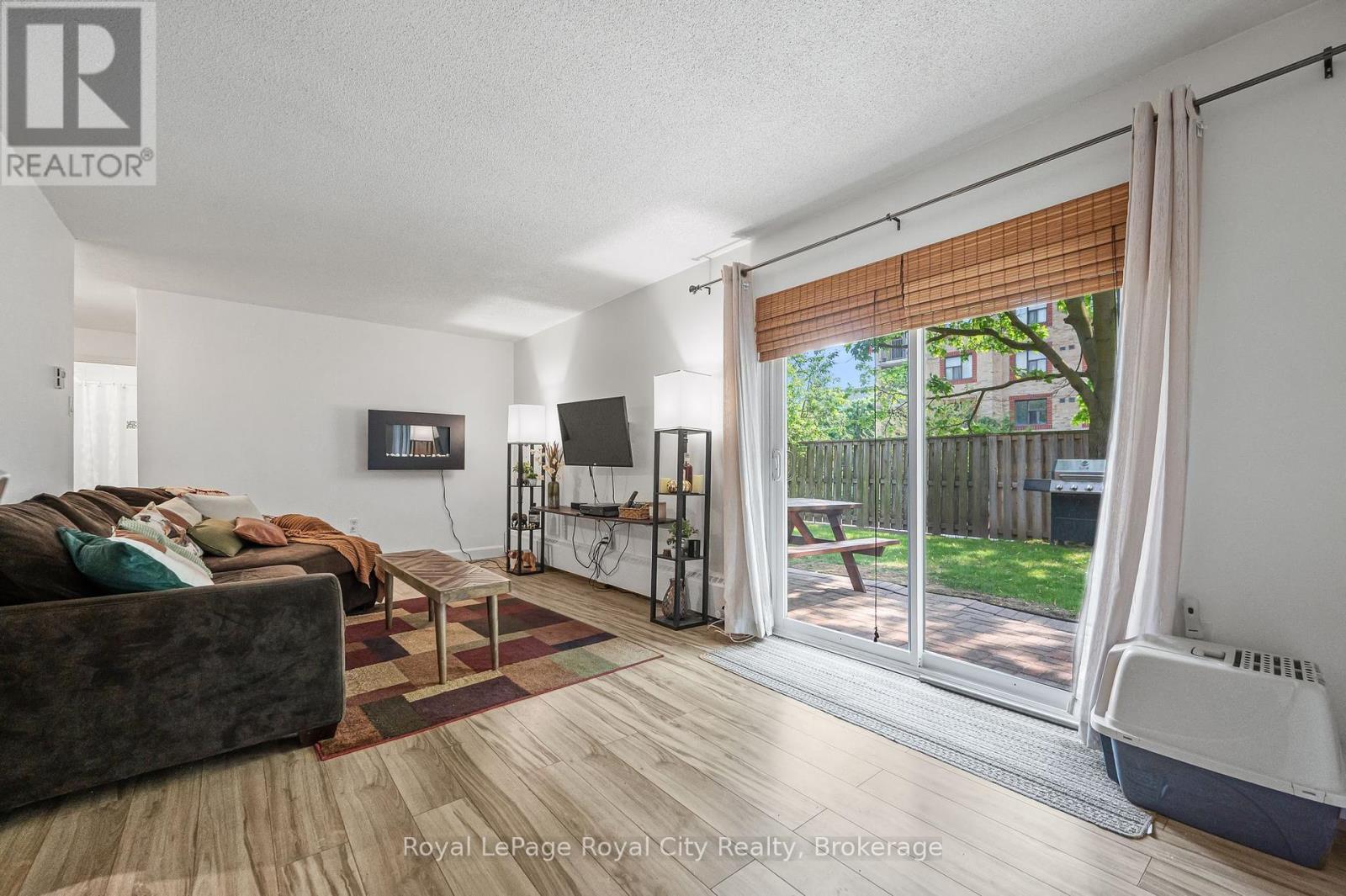 












104 - 234 WILLOW ROAD

,
Guelph (Junction/Onward Willow),




Ontario
N1H7C6

