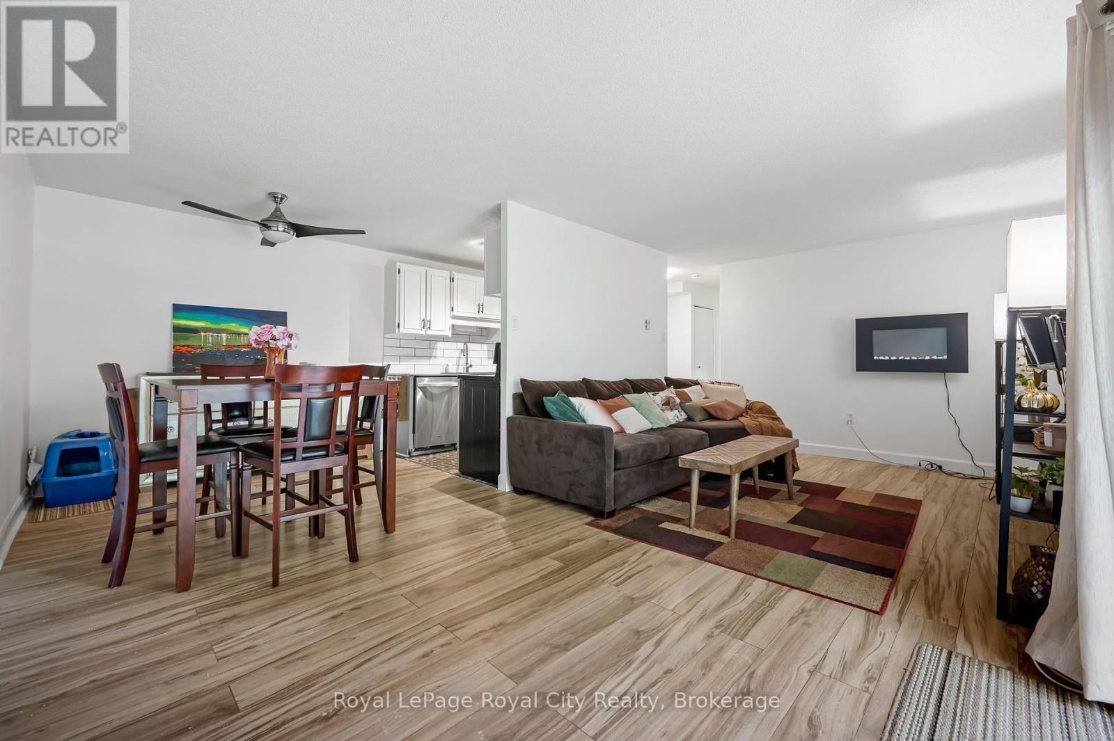 












104 - 234 WILLOW ROAD

,
Guelph (Junction/Onward Willow),




Ontario
N1H7C6

