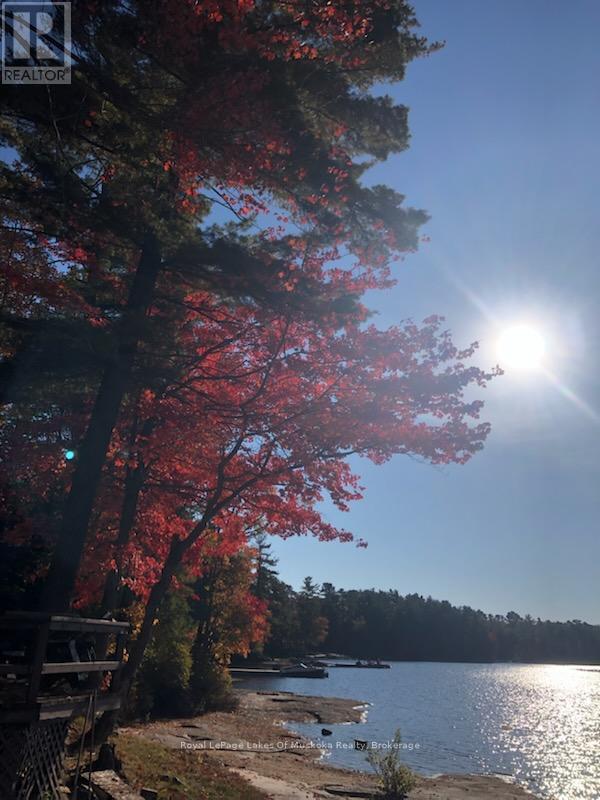 












68 BEAR LAKE ROAD

,
Georgian Bay (Freeman),




Ontario
P0C1H0

