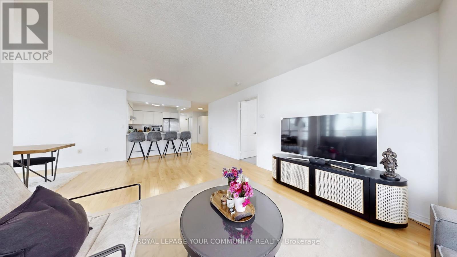 












1609 - 909 BAY STREET

,
Toronto,




Ontario
M5S3G2

