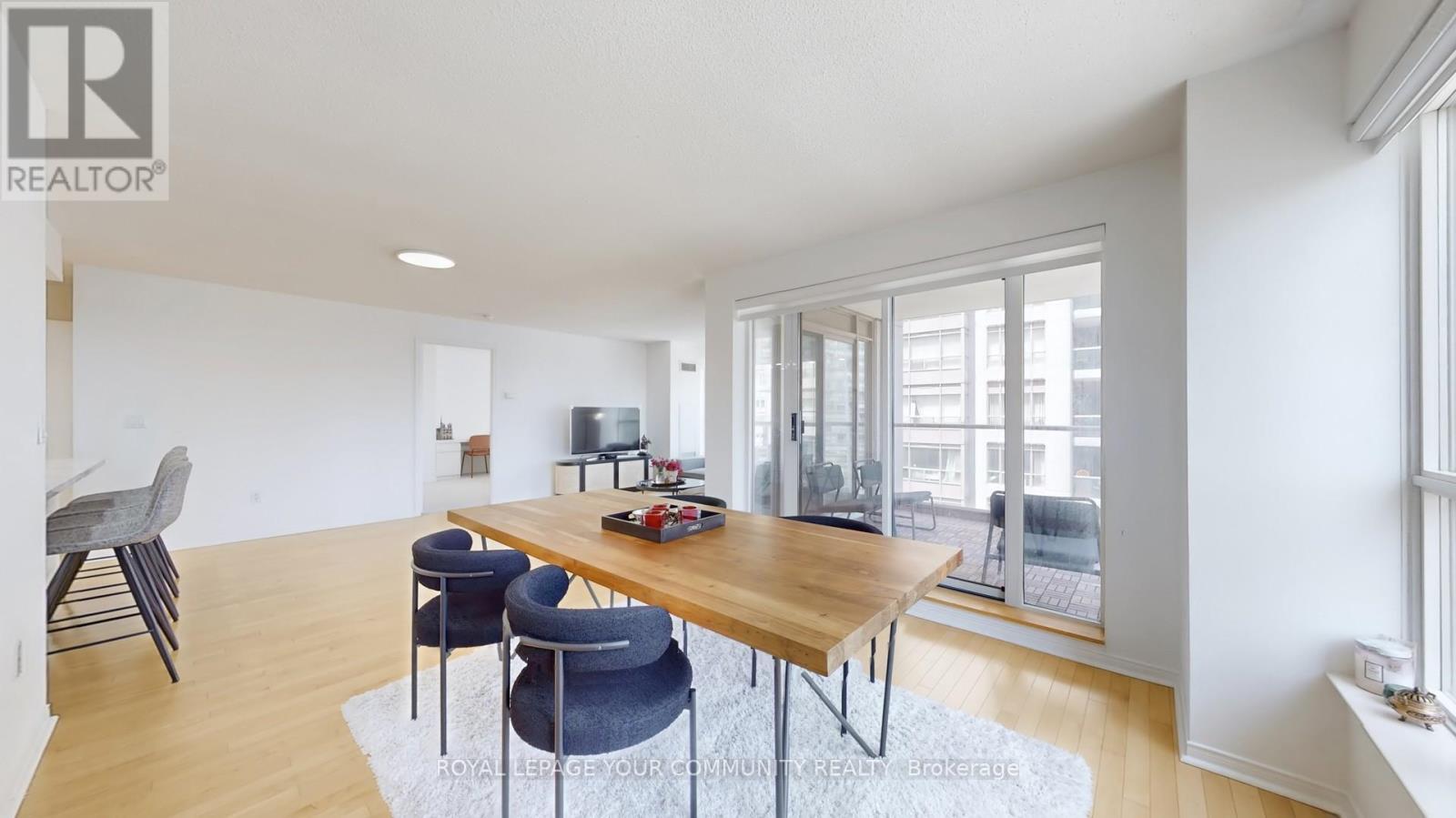 












1609 - 909 BAY STREET

,
Toronto,




Ontario
M5S3G2

