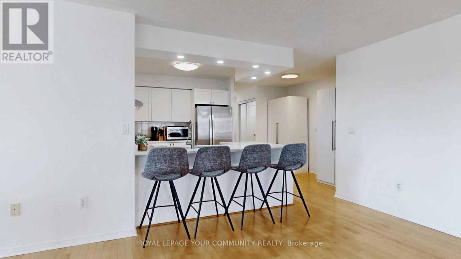 












1609 - 909 BAY STREET

,
Toronto,




Ontario
M5S3G2

