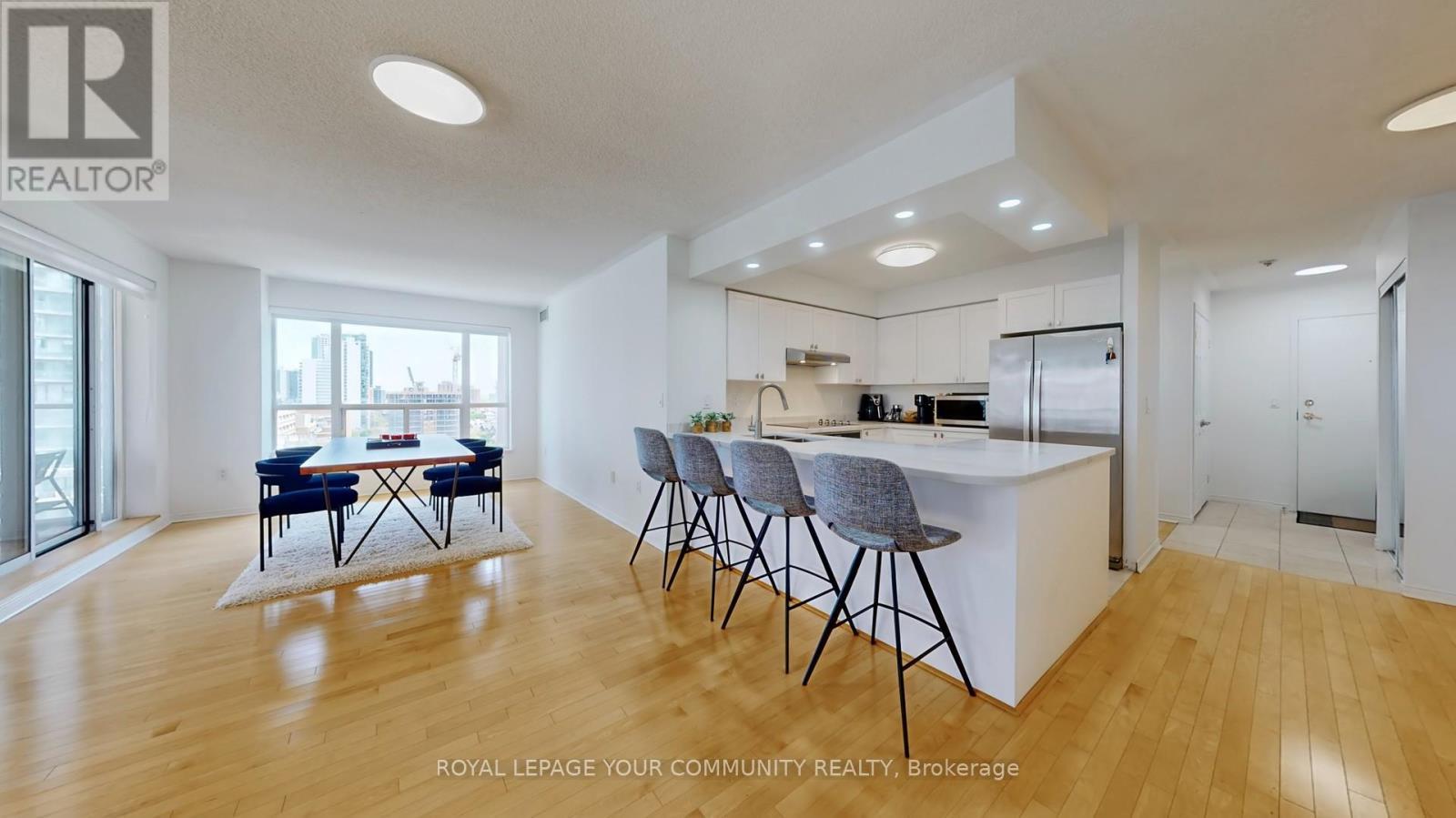 












1609 - 909 BAY STREET

,
Toronto,




Ontario
M5S3G2

