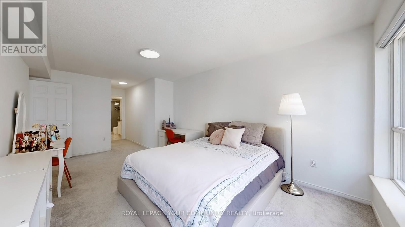 












1609 - 909 BAY STREET

,
Toronto,




Ontario
M5S3G2

