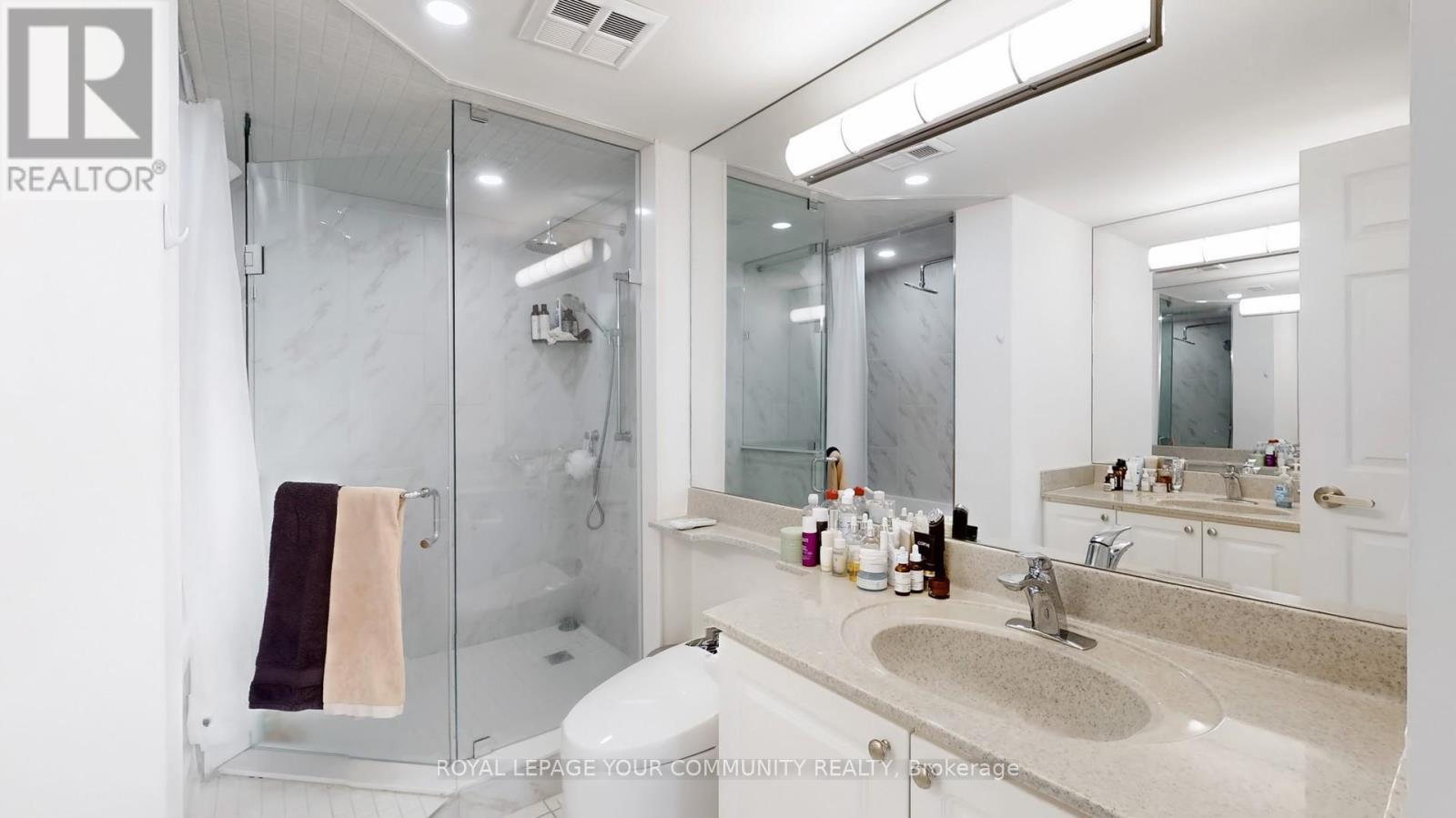 












1609 - 909 BAY STREET

,
Toronto,




Ontario
M5S3G2

