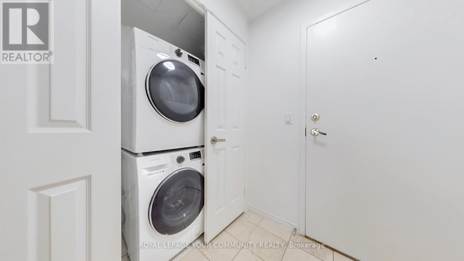 












1609 - 909 BAY STREET

,
Toronto,




Ontario
M5S3G2

