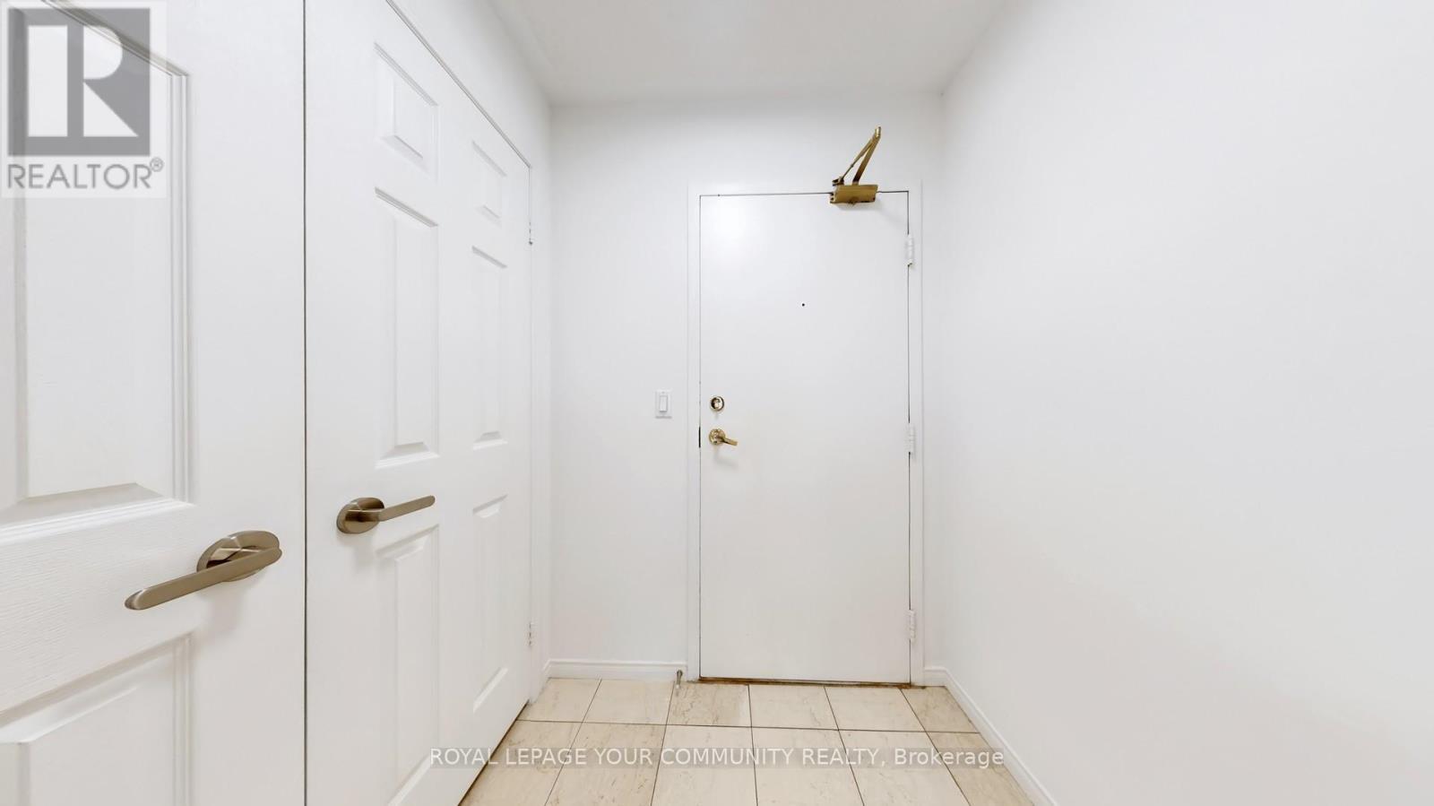 












1609 - 909 BAY STREET

,
Toronto,




Ontario
M5S3G2

