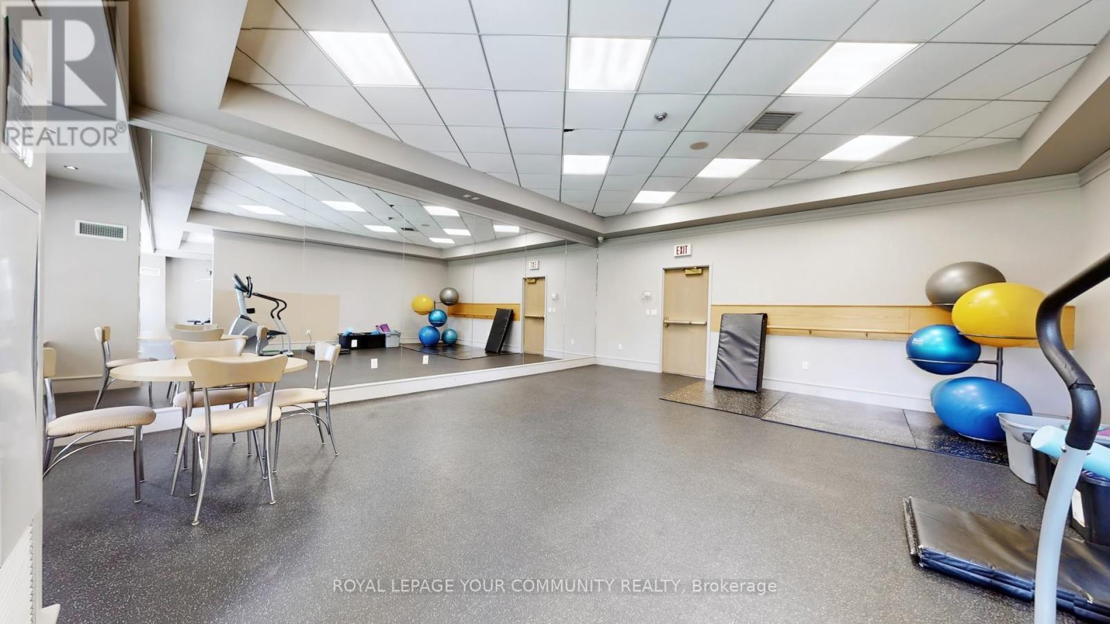 












1609 - 909 BAY STREET

,
Toronto,




Ontario
M5S3G2

