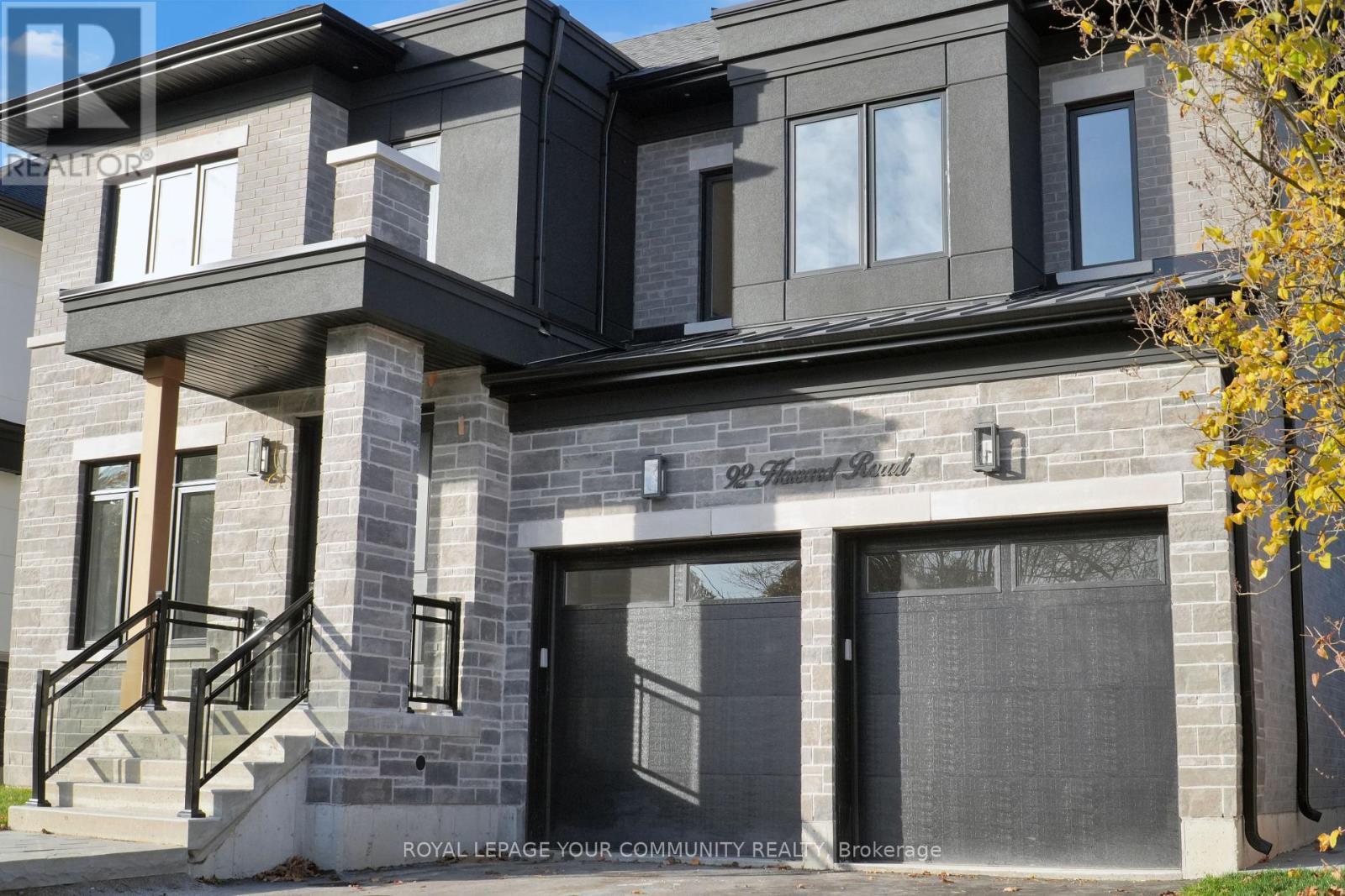 












92 HOWARD ROAD

,
Newmarket,




Ontario
L3Y3G7

