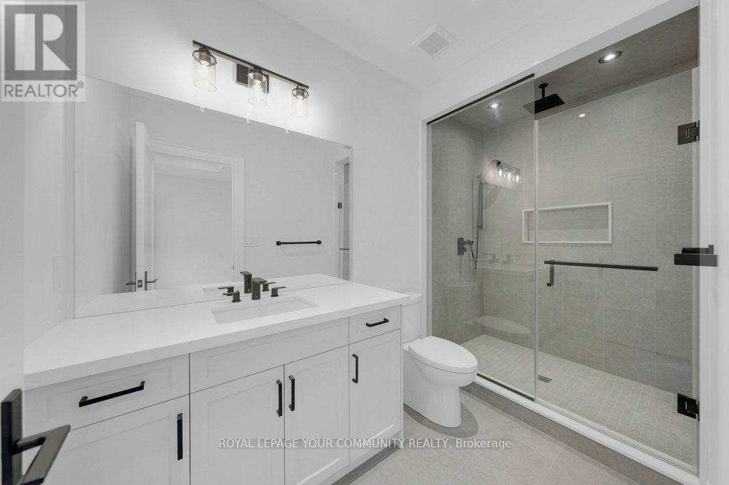 












92 HOWARD ROAD

,
Newmarket,




Ontario
L3Y3G7

