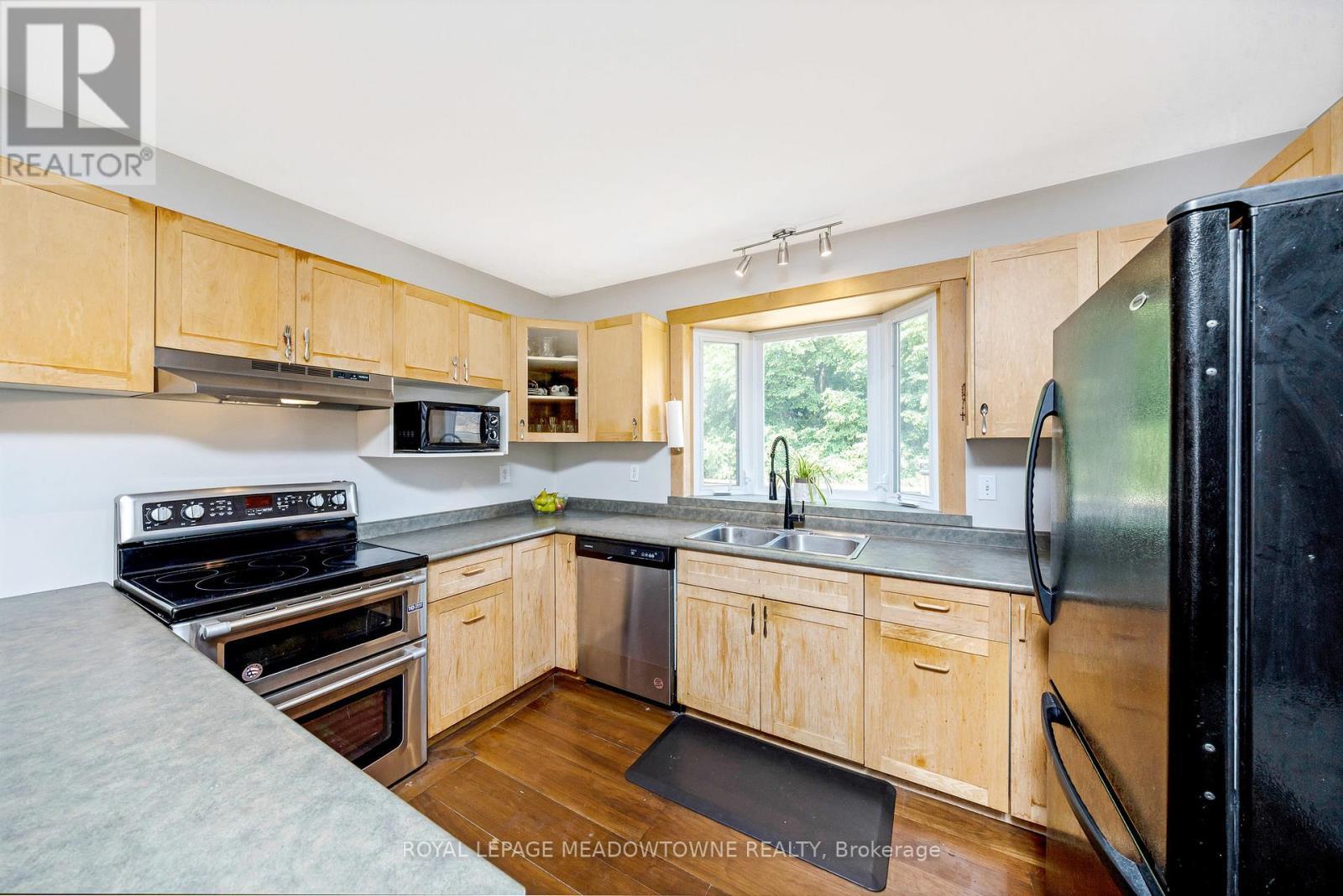 












1 CASELEY DRIVE

,
Halton Hills,




Ontario
L0P1K0

