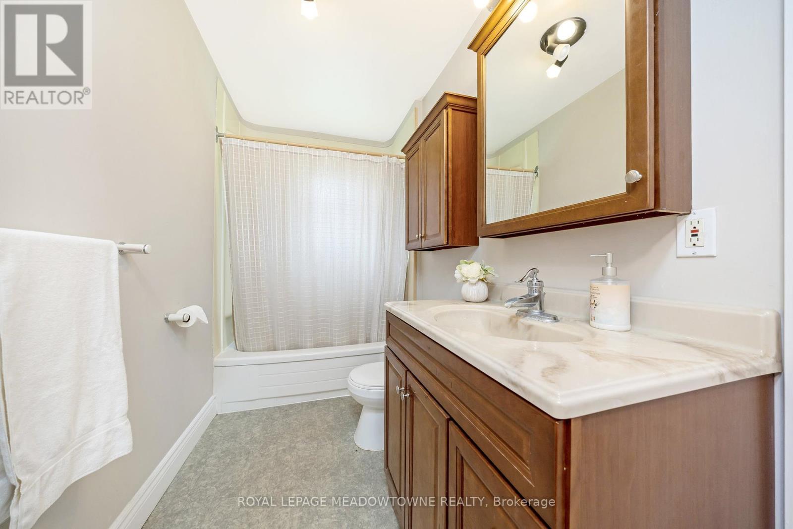 












1 CASELEY DRIVE

,
Halton Hills,




Ontario
L0P1K0

