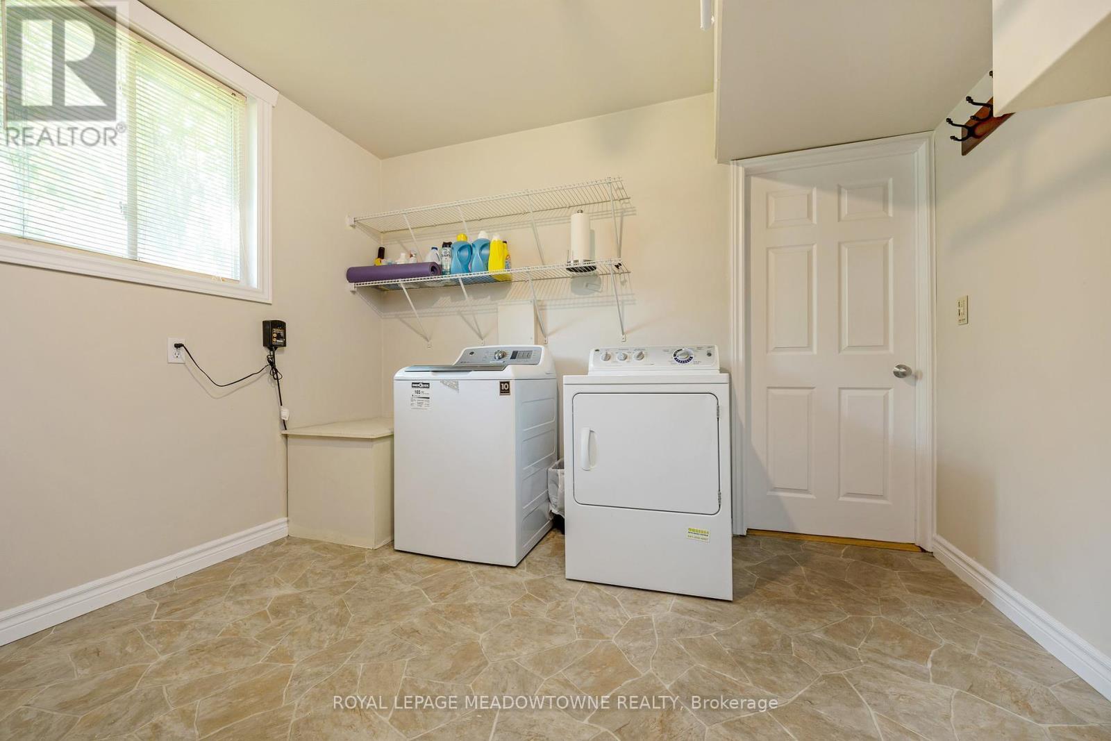 












1 CASELEY DRIVE

,
Halton Hills,




Ontario
L0P1K0

